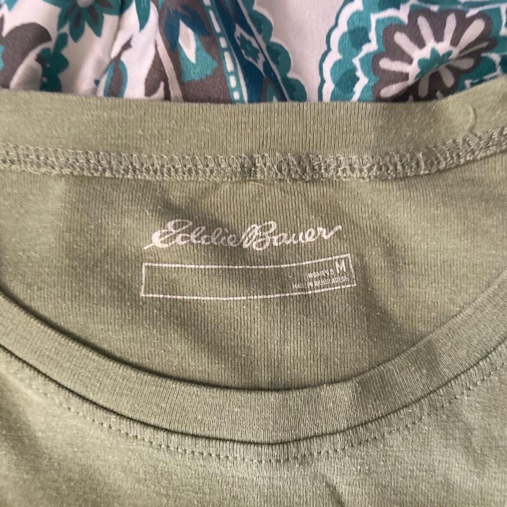 pastel green Eddie Bauer t shirt! - Picture 2 of 3